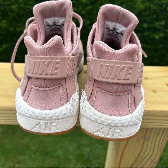 Nike Air Haurache Run in Particle Pink Suede Sneaker Sz 8 - Picture 2 of 10